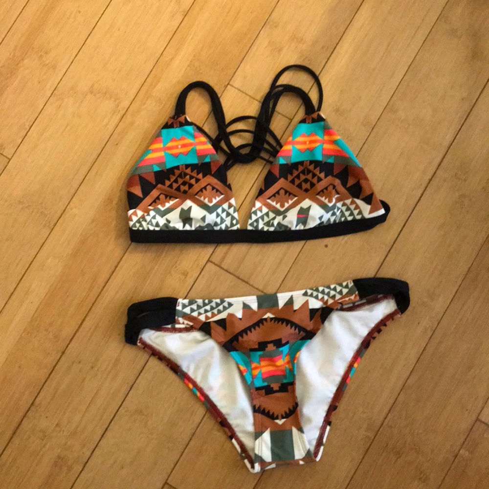 NEVER WORN Body Glove Two Piece swimsuit